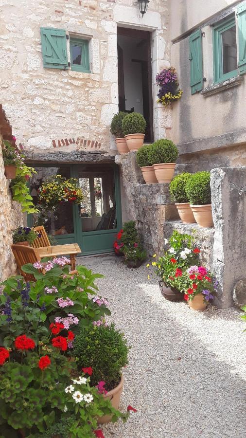 Les Charmes Du